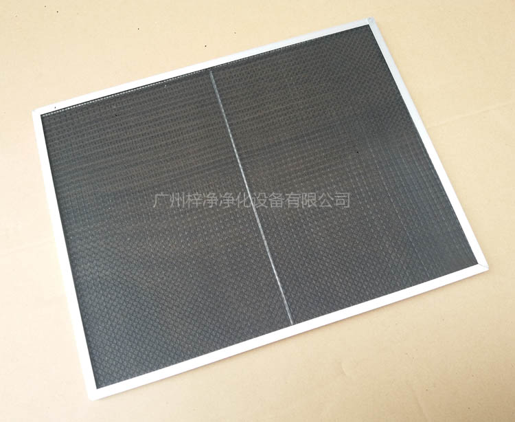 尼龍網(wǎng)初效過濾器骨架采用直徑為6mm的鐵絲焊接處理,目的防止過濾器變形。