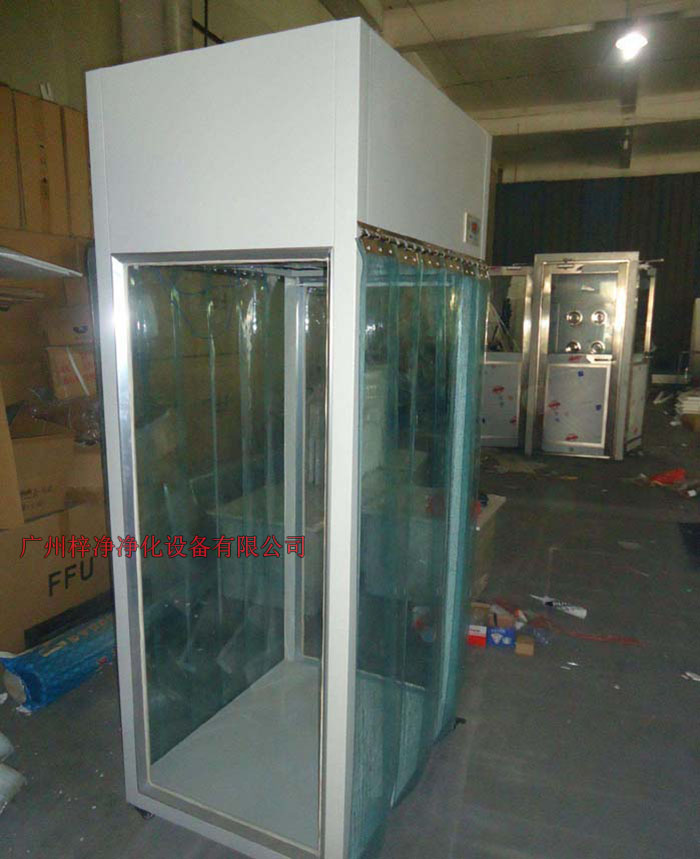 層流采樣車廣泛適用于醫(yī)藥、制劑、電子、精密儀器、儀表、食品等行業(yè)的特殊場合的原輔物料的采樣。